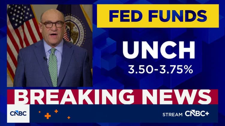 US Federal Reserve holds rates for third straight meeting amid divided vote